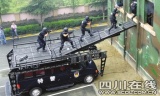 驾乘特种战车 打击犯罪如虎添翼