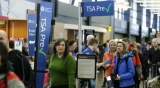 美国独立日将至 各大机场安保升级