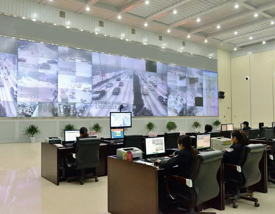 改变城市拥堵 | 华北工控可提供交通运行协调中心专用计算机