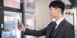 数字化重塑零售业，华北工控推出自助售货机嵌入式产品方案