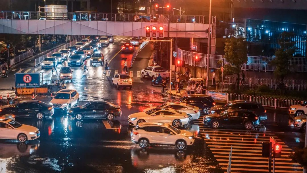 AI道路交通违章抓拍：华北工控ARM架构加固计算机硬核助力