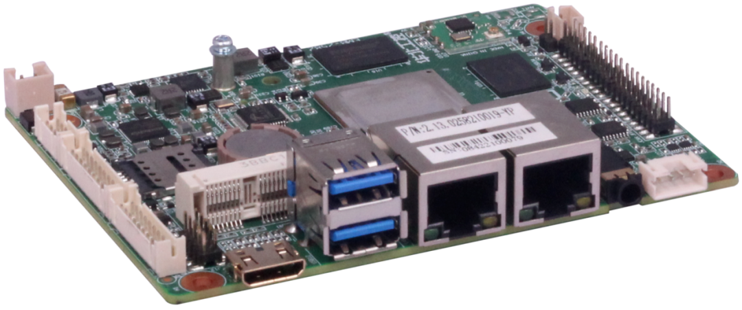 EMB-2582搭载RK3588芯片提供强大的核心计算与多媒体性能，支持AI辅助医疗成像应用